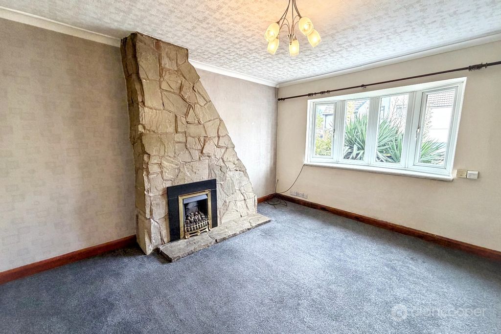 Property photo 2 of 14 5530432