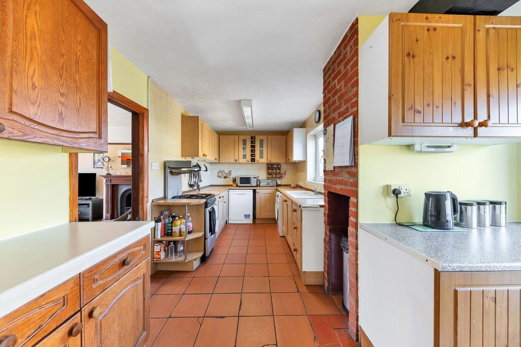 Property photo 3 of 23