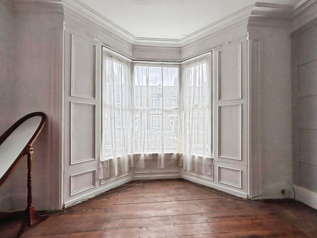 Property photo 3 of 17 4932372