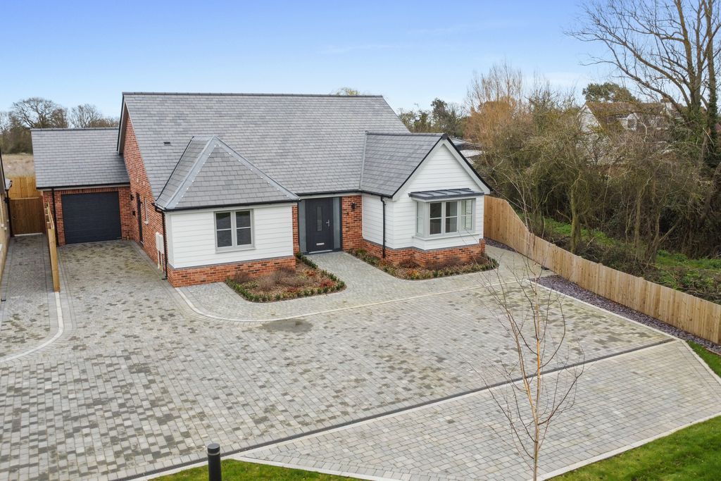 Property photo 1 of 33 Pt-Ja-Oakview-1