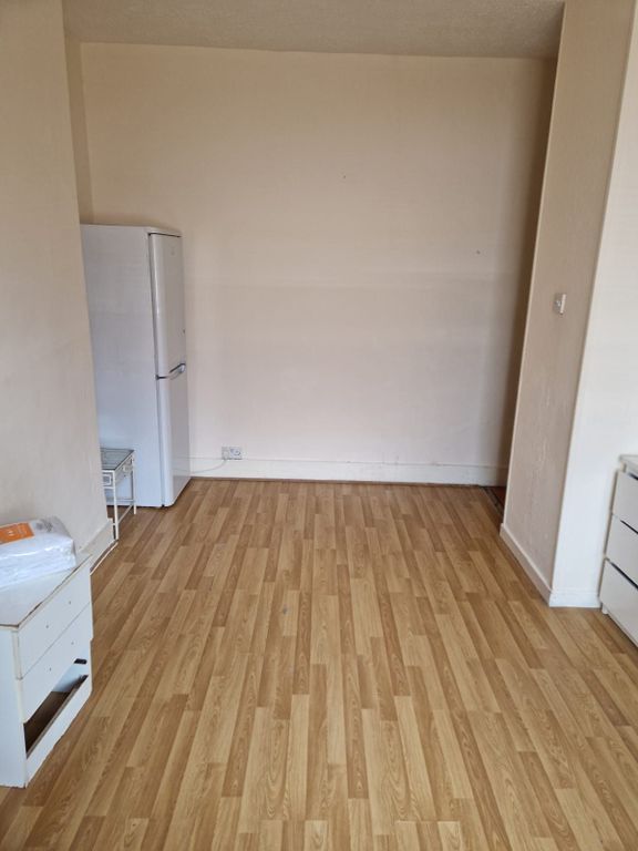 Property photo 1 of 3