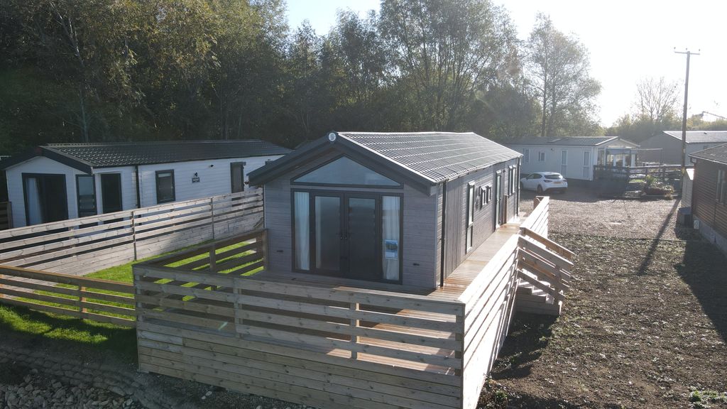 Property photo 1 of 25