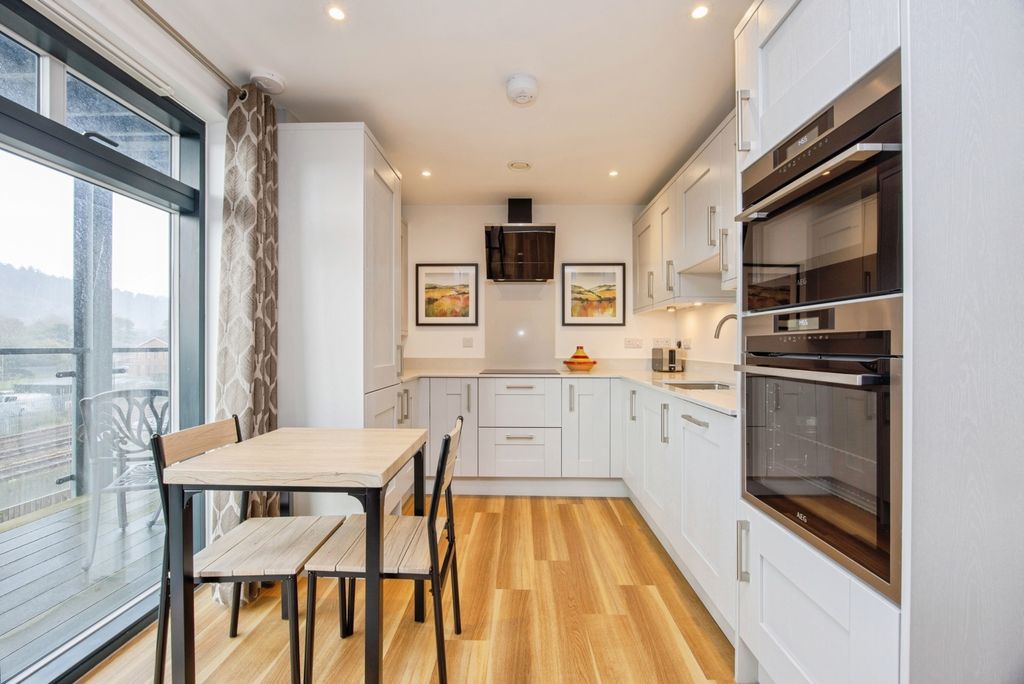 Property photo 3 of 17 Photo