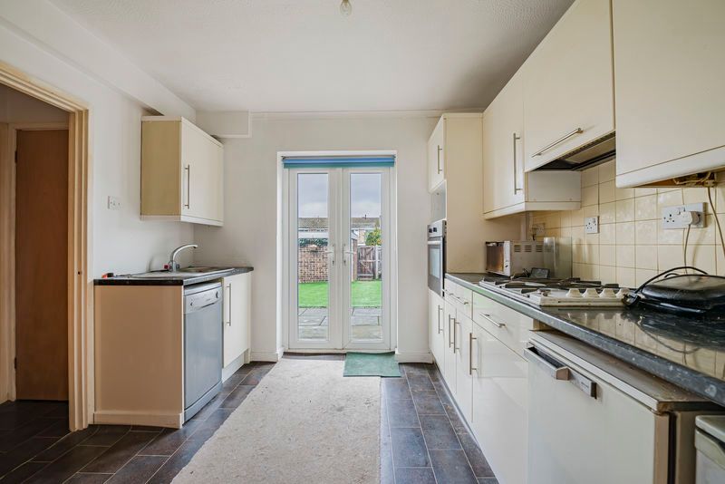 Property photo 3 of 12 Kitchen