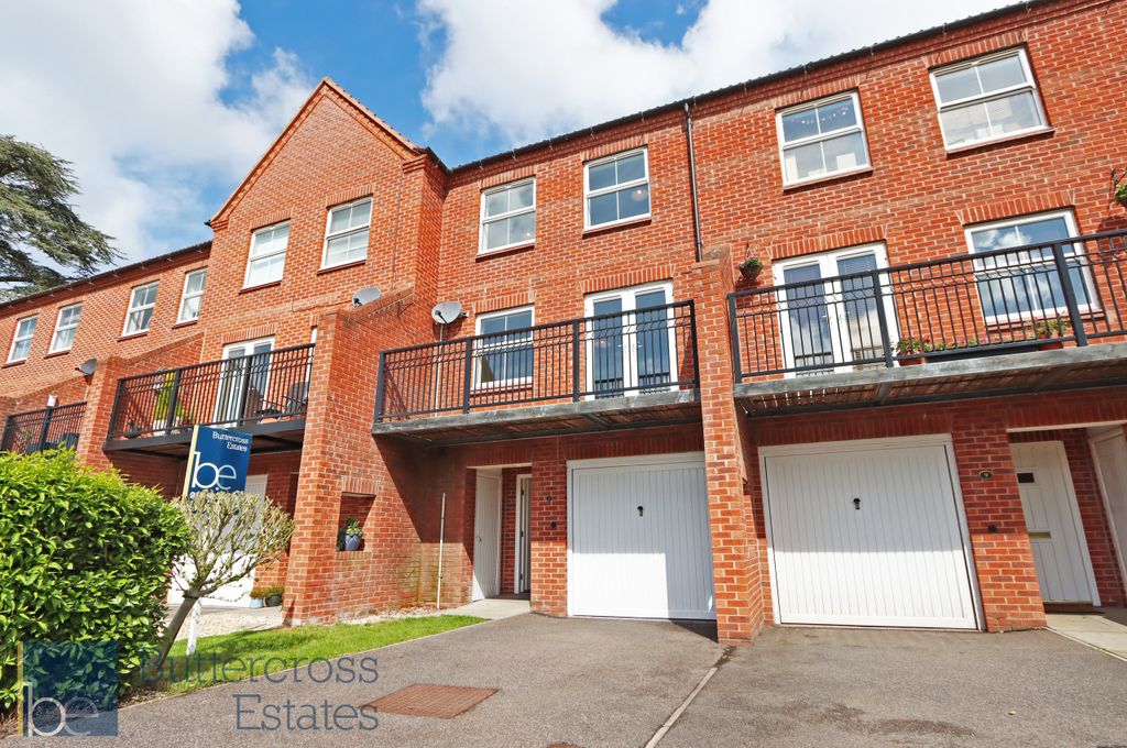 Property photo 1 of 21 Cormack Lane