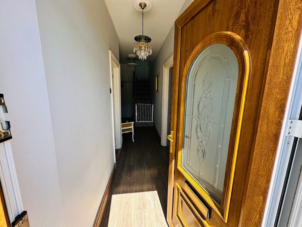Property photo 2 of 26