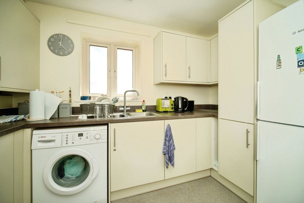 Property photo 3 of 17 Photo