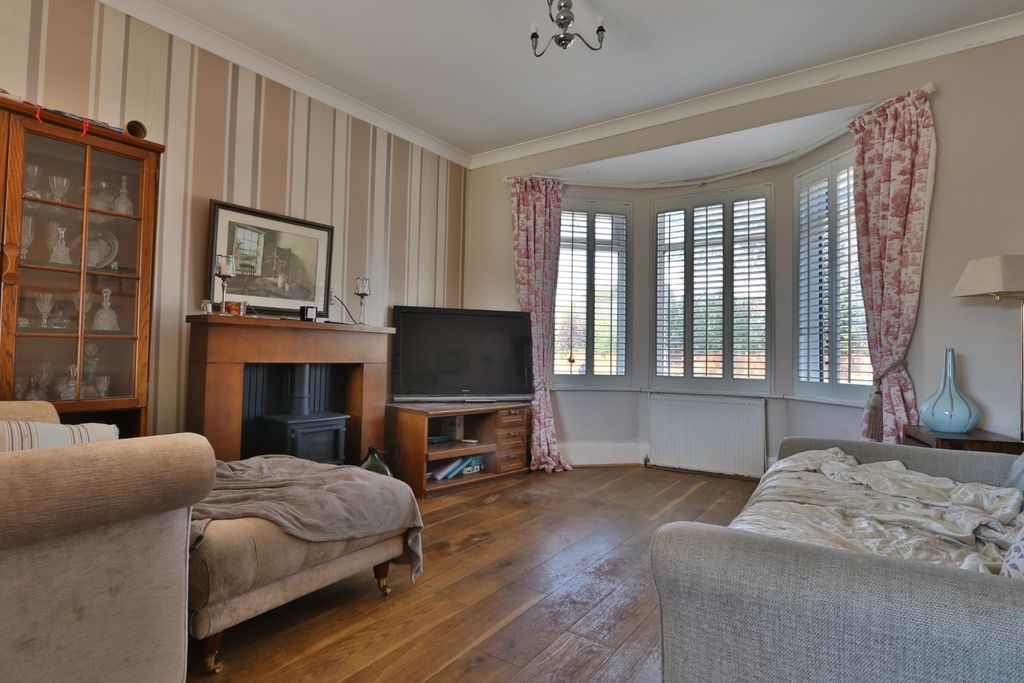 Property photo 2 of 16 3759405