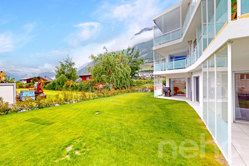 Property photo 3 of 12