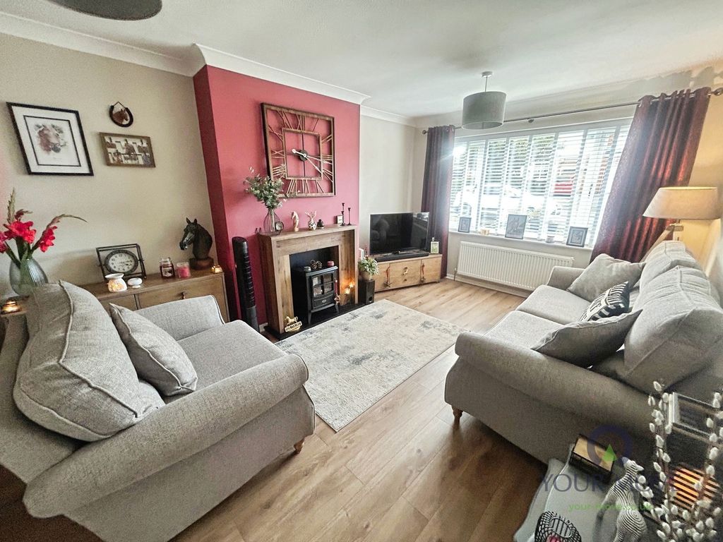 Property photo 3 of 16 Pbox-Img.Jpg