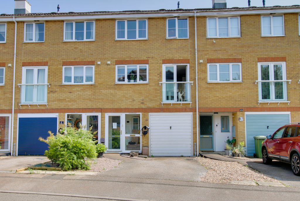 Property photo 1 of 24