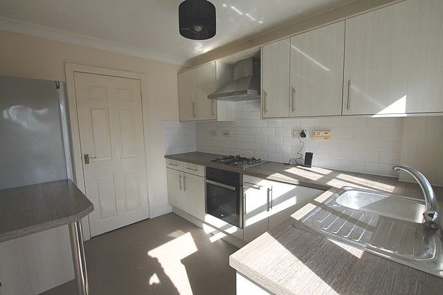 Property photo 2 of 24 Kitchen