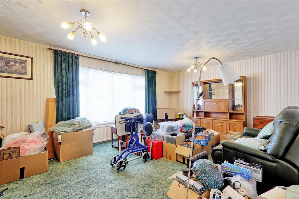 Property photo 2 of 16 Img_9938_39_40_Easyhdr-Interior3.Jpg