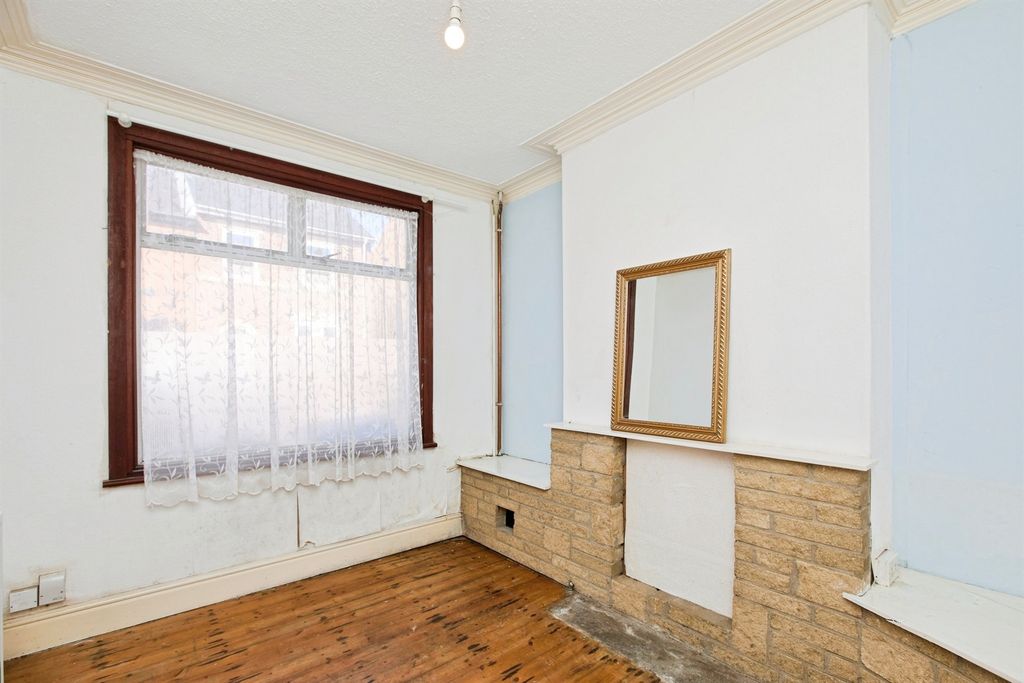 Property photo 3 of 20