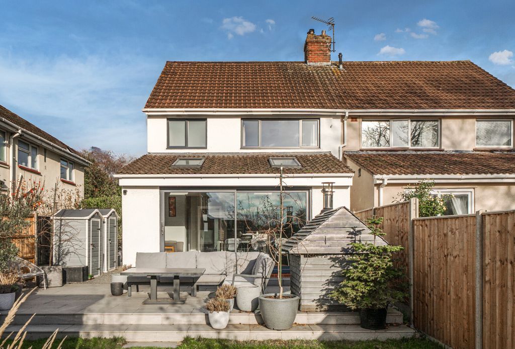 Property photo 2 of 11 1377173-22-690Cdd...