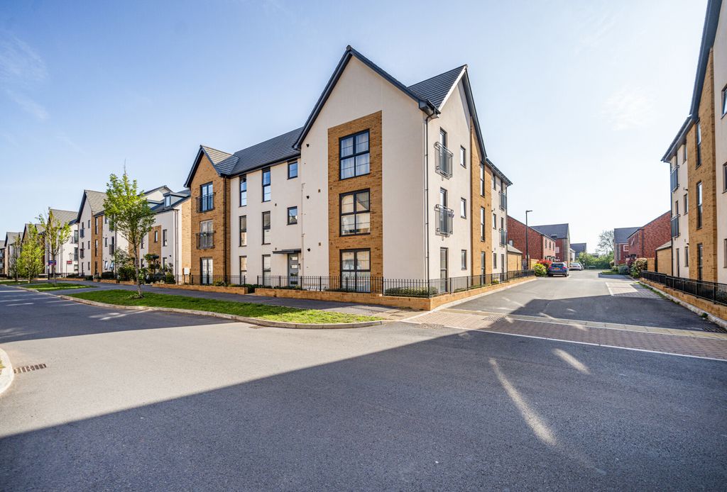 Property photo 1 of 8 1449809-3-69E88Ae...