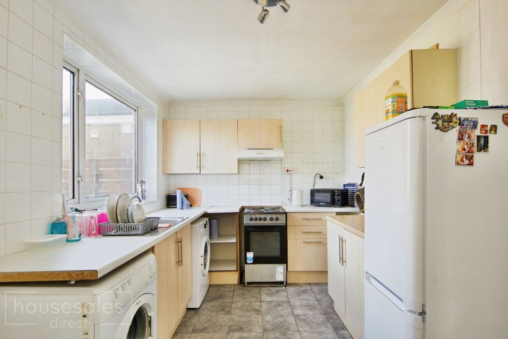 Property photo 2 of 11