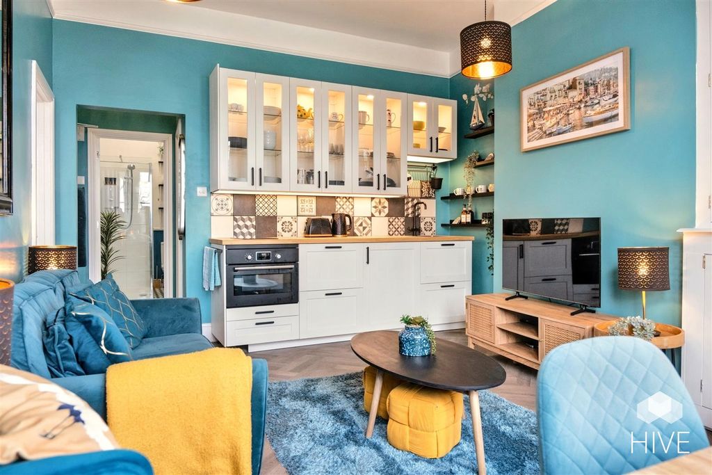 Property photo 3 of 23