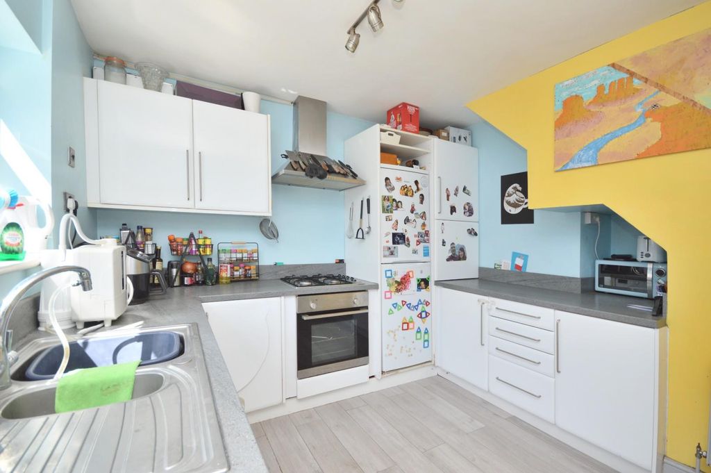 Property photo 2 of 18