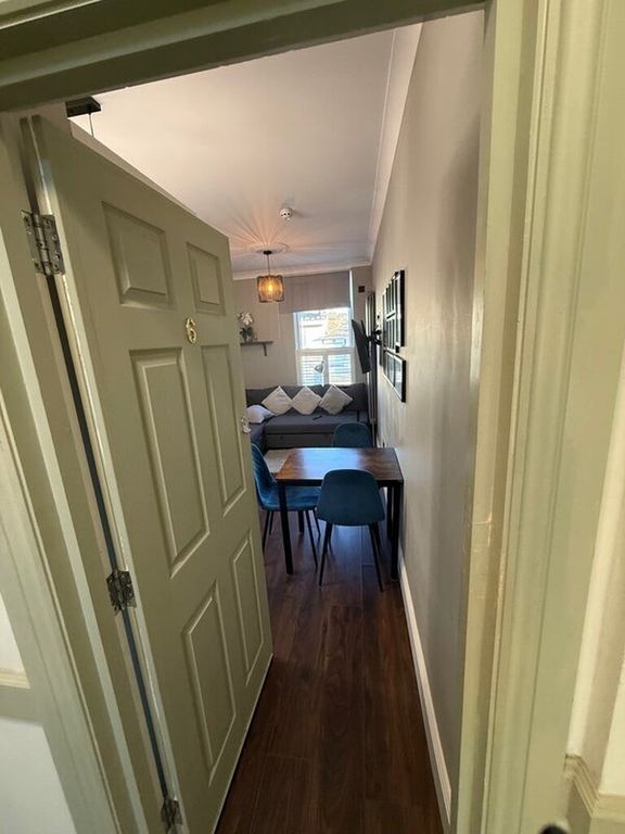 Property photo 3 of 7 98649441.Jpg