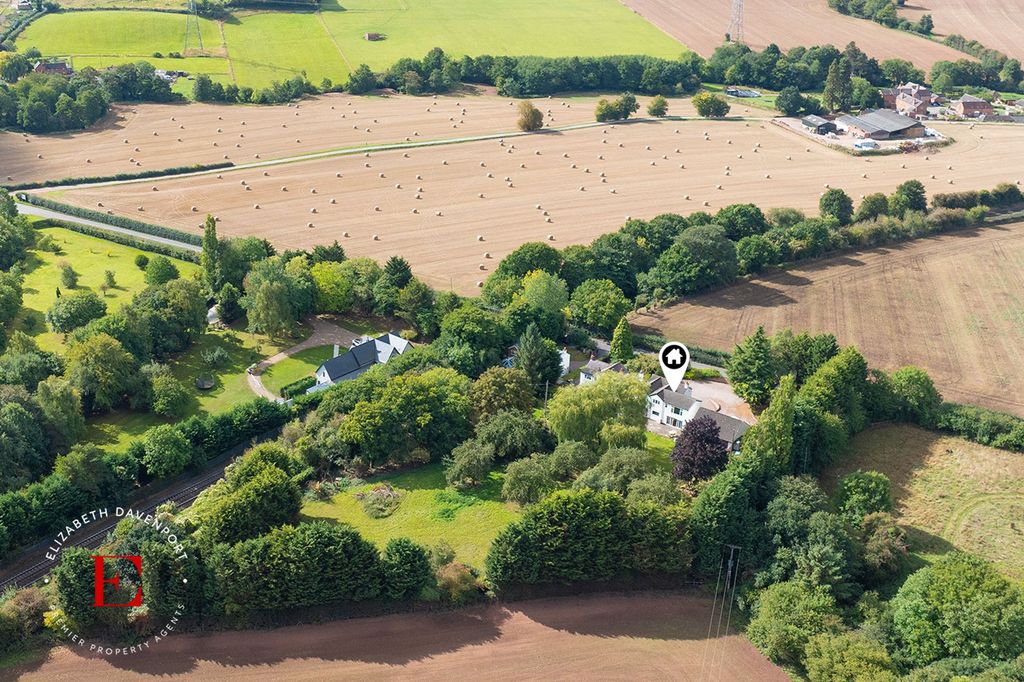 Property photo 2 of 36