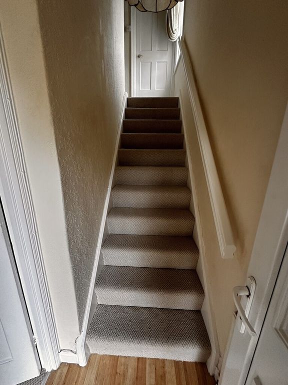 Property photo 3 of 17 11 Orchard Stairs .J