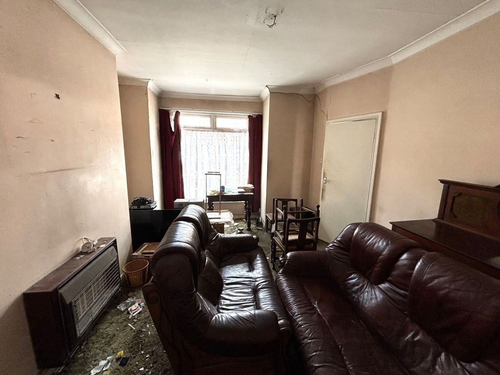 Property photo 3 of 9