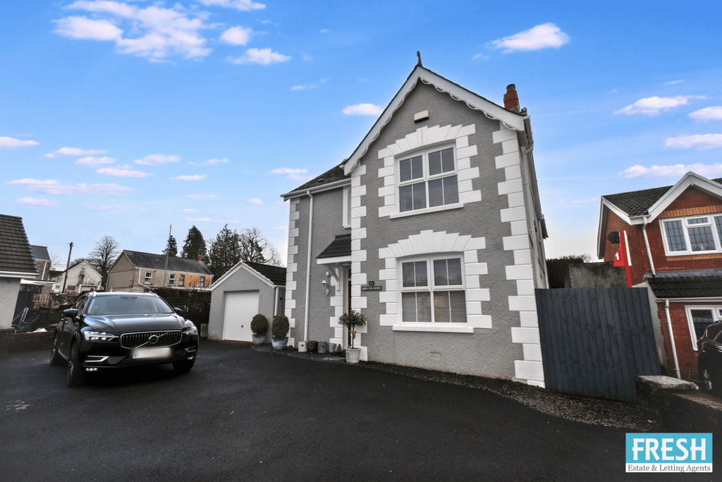 Property photo 1 of 38