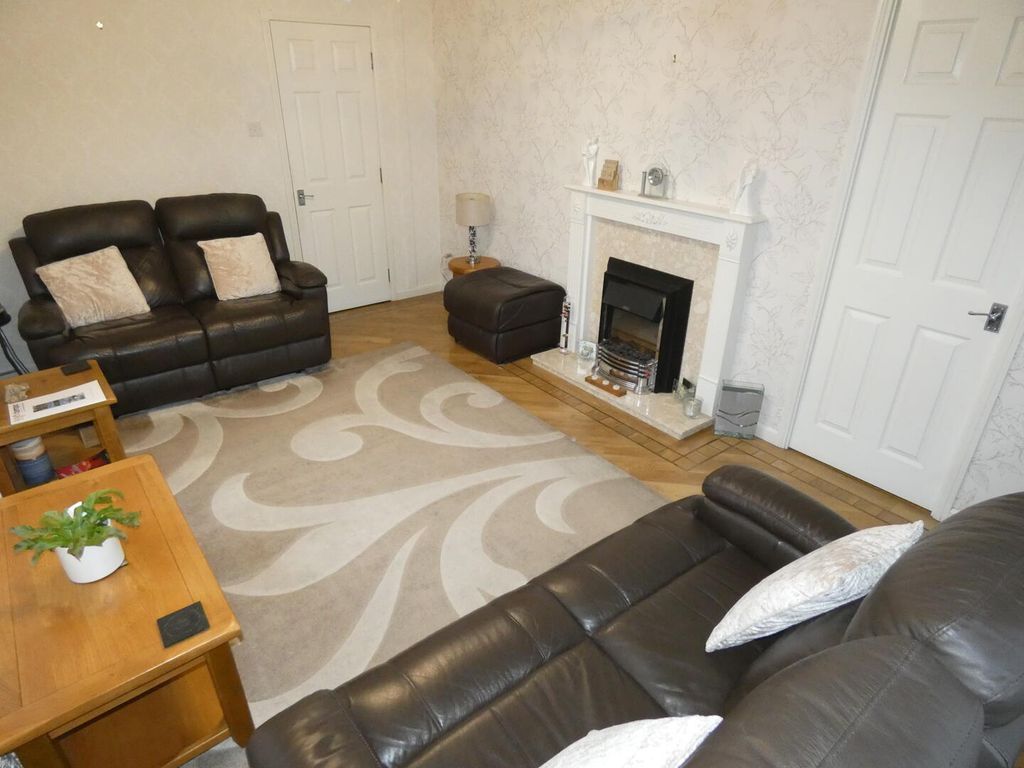 Property photo 3 of 15 Living Room