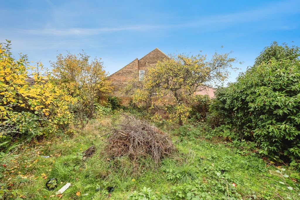 Property photo 3 of 15 Photo