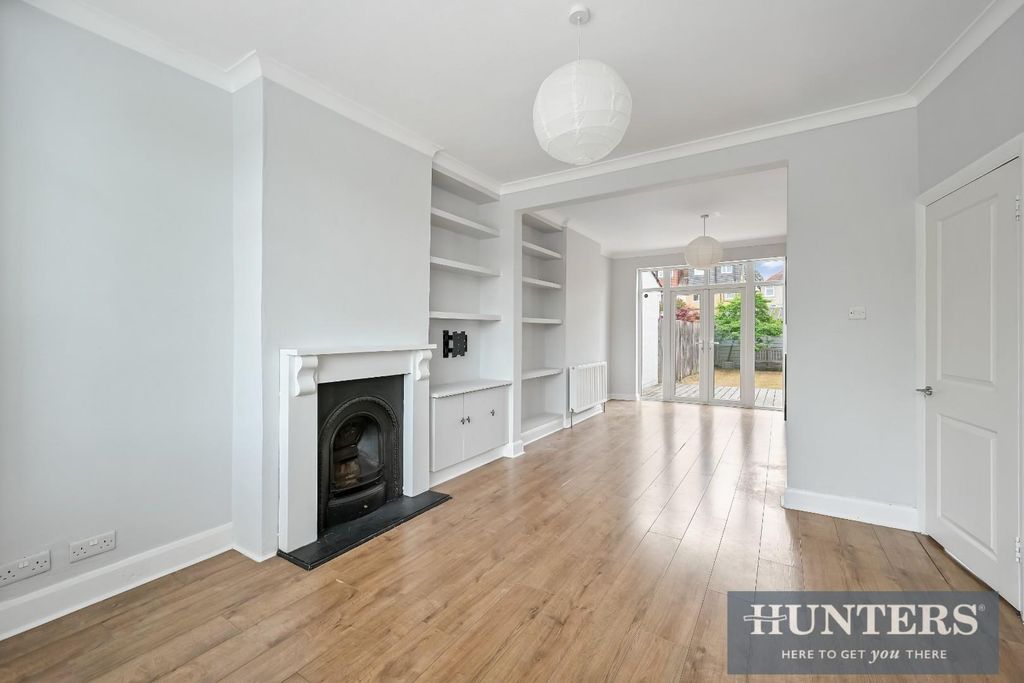 Property photo 3 of 21 Sandringham Road, -5.Jpg