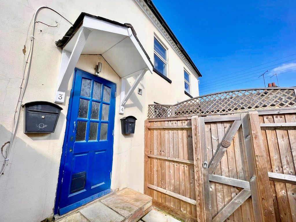 Property photo 1 of 9 Front