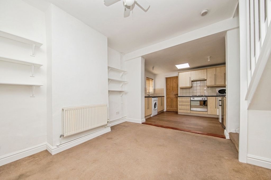 Property photo 2 of 17 Photo