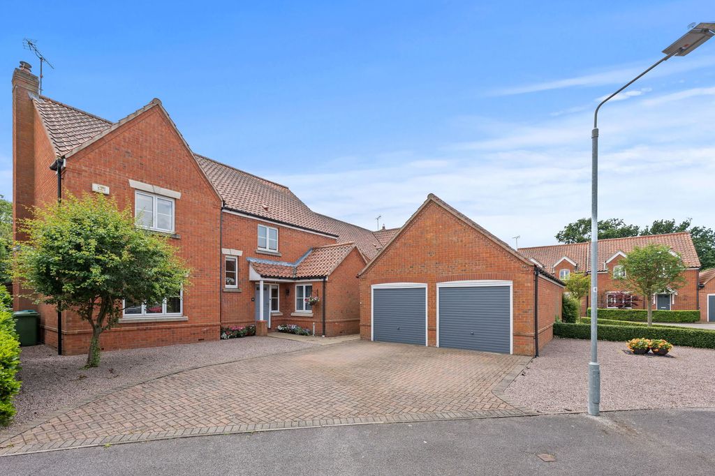 Property photo 1 of 50