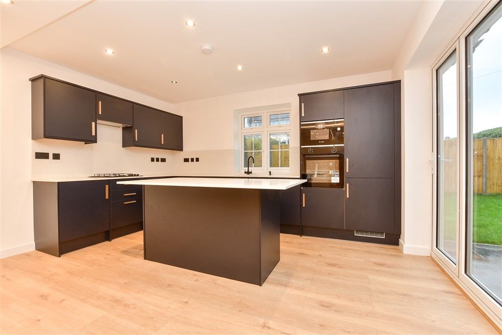 Property photo 2 of 11 Lounge / Kitchen / Diner