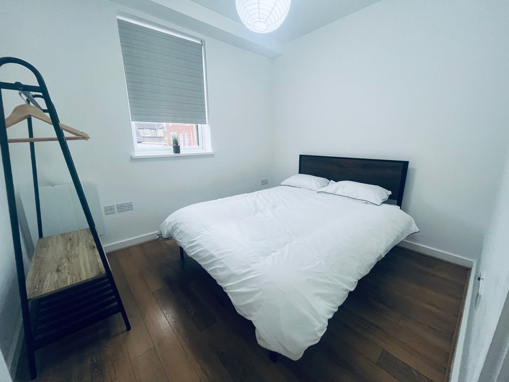 Property photo 1 of 5 Bedroom