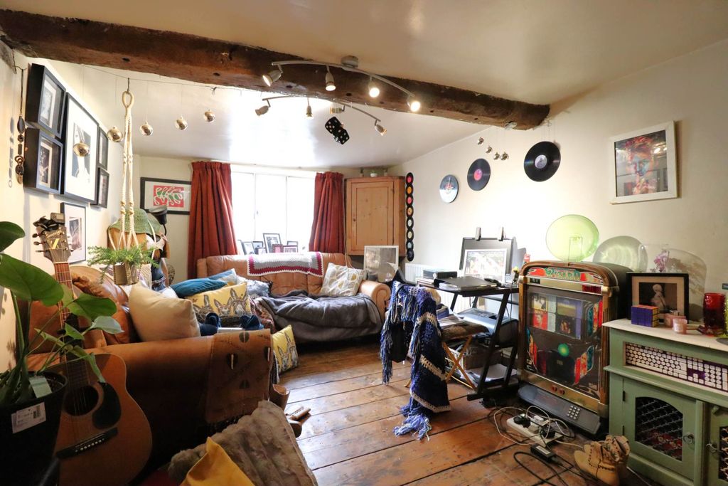 Property photo 3 of 11