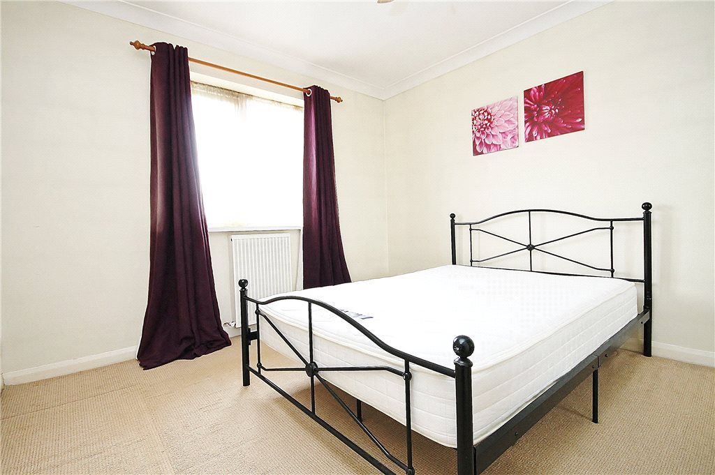 Property photo 3 of 9 Bedroom