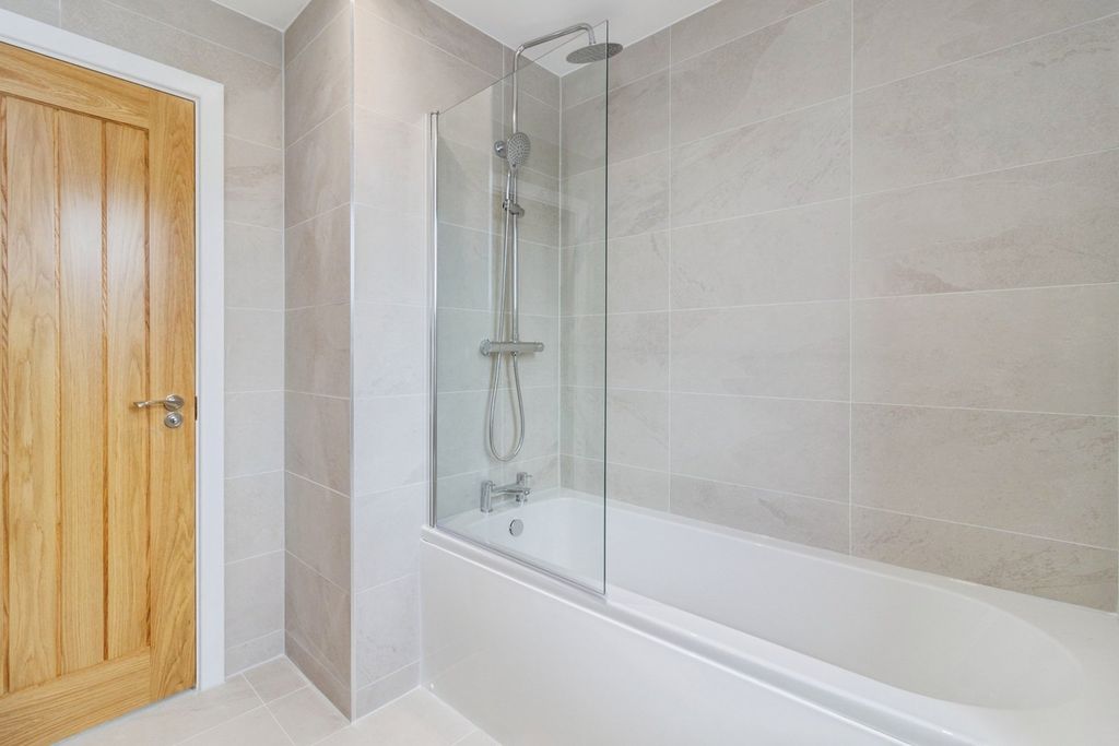 Property photo 3 of 10 Picture No. 13