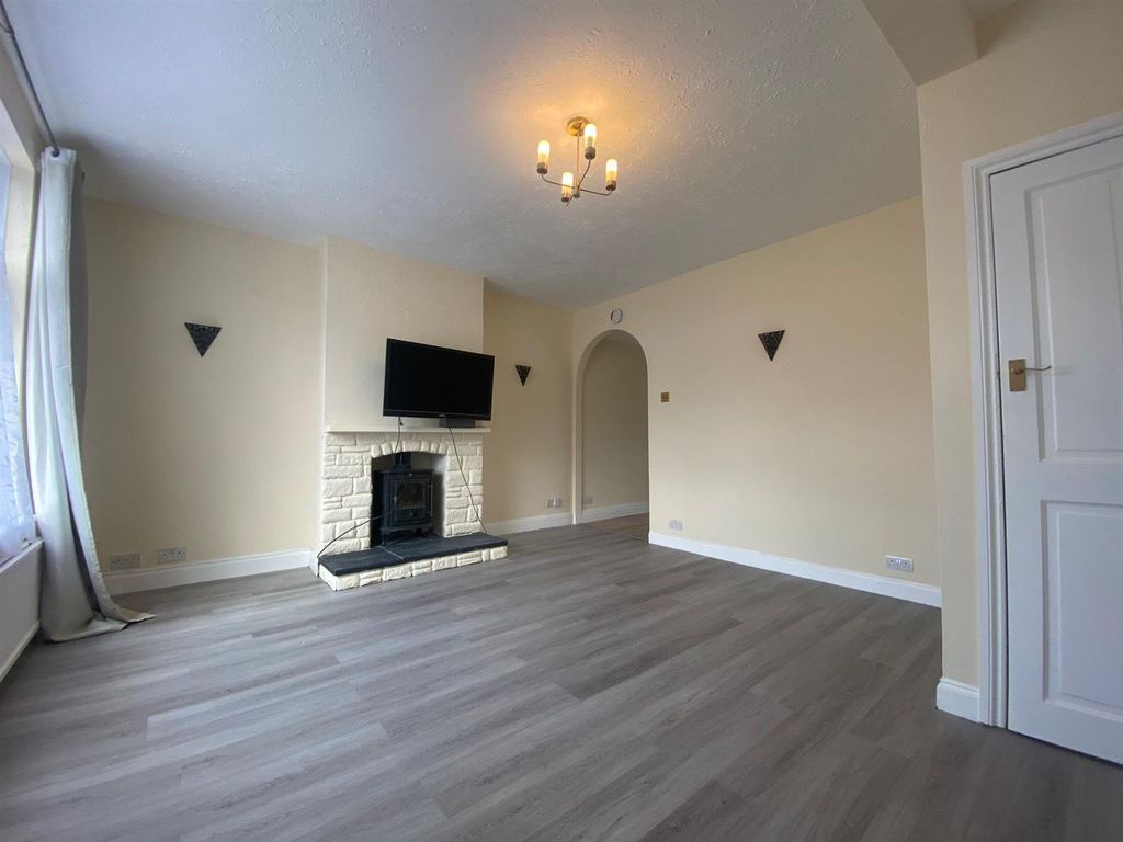 Property photo 2 of 14 Lounge 2.Jpg