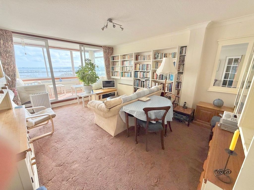 Property photo 2 of 26