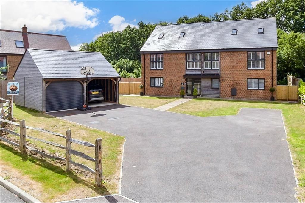 Property photo 3 of 16 External (Web)