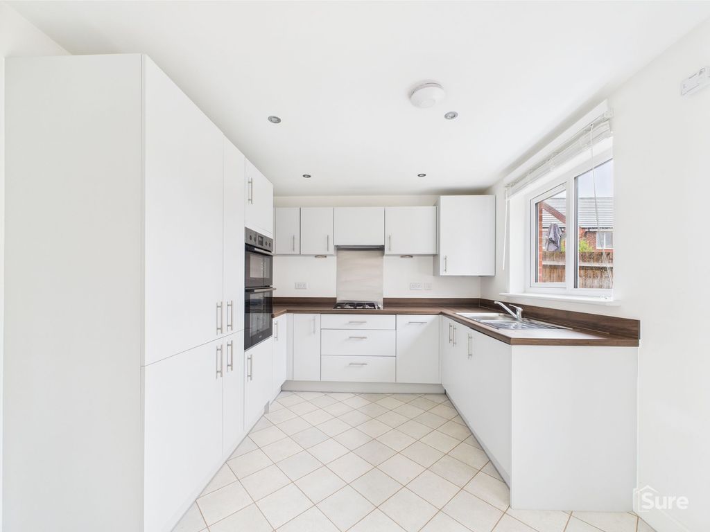 Property photo 3 of 13 Kitchen Diner