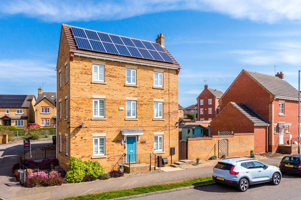 Property photo 1 of 15 Front