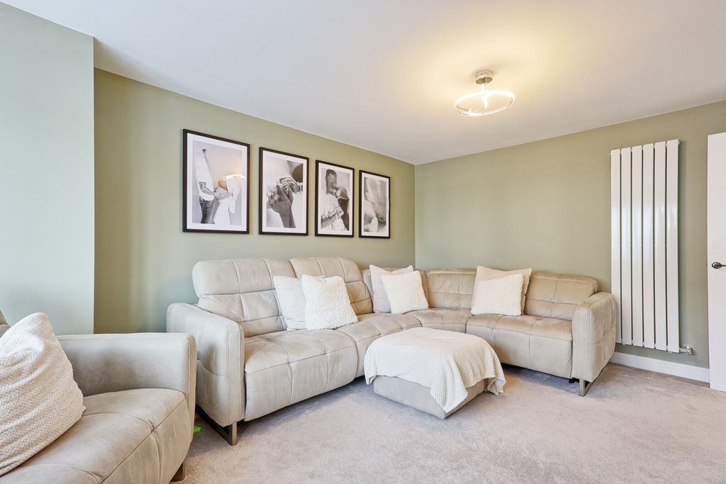 Property photo 2 of 33 Picture No. 45