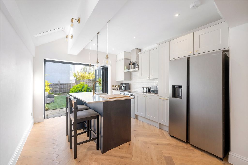 Property photo 3 of 10 Picture No. 11