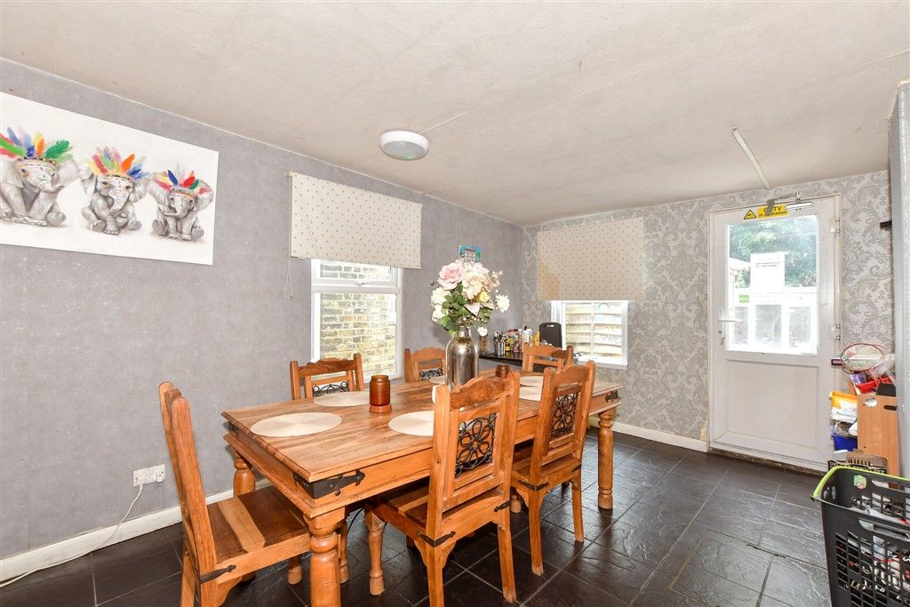Property photo 2 of 11 Dining Room