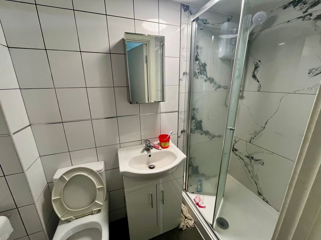 Property photo 3 of 7 R-14 -4