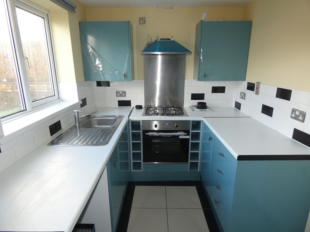 Property photo 3 of 9 Kitchen