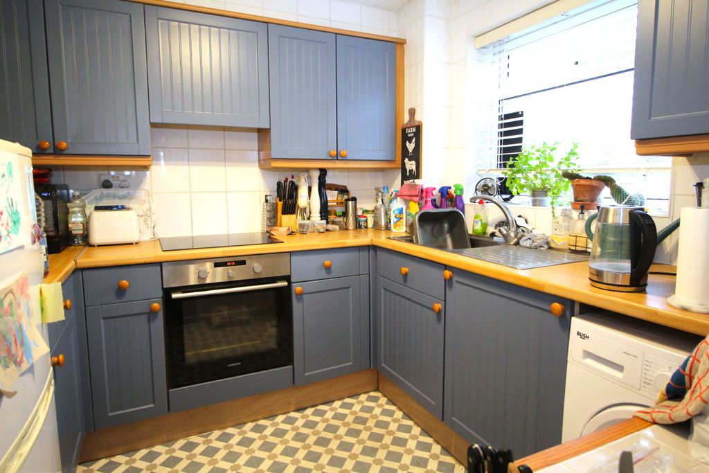 Property photo 3 of 5